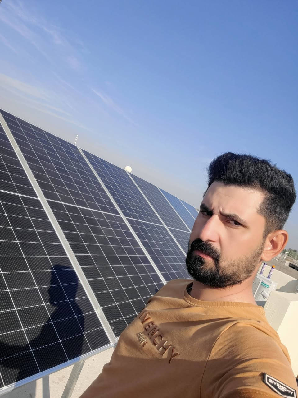 مكتب البيت المعاصر للبناء والتصاميم الهندسية ...
قسم الطاقة الشمسية ...

هل تبحث عن حلم استمرار الكهرباء إلى واقع؟ مكتب البيت المعاصر يوفر لك خدمات متميزة في حلول الطاقة النظيفة (الطاقة الشمسية ) بجودة عالية وذات شركات رصينة وبضمان حقيقي .

🔹 خدماتنا:
- تجهيز ونصب كافة المنظومات بسعات مختلفة حسب حاجة وطلب الزبون وبأسعار تنافسية .
- تصاميم بوردات حماية للمنازل والمحلات التجارية والمعامل تناسب احتياجاتك.
- مخططات كهربائية .

بادارة : المهندس حسين جابر السعدي

📞 اتصل بنا الآن:  
***********

مكتب البيت المعاصر هو خيارك الافضل في ديالى.
الموقع : (٥٩) 
نصب منظومة (٢٥) أمبير نهارا، (١٥) أمبير ليلا 
الخالص - حي العمال .
للأخ : مصطفى عبود السعدي.
