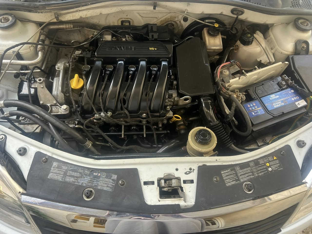 للبيع رينو سانديرو موديل 2012، بحالة ممتازة. السيارة بمحرك 1600، قير اوتماتيك  ميكانيكي ، ماشية 52  ألف كم فقط. تخم تاير 
للاتصال ***********
 بغداد مكان رئاسة العبيدي 
السعر 62 وبيه مجال
