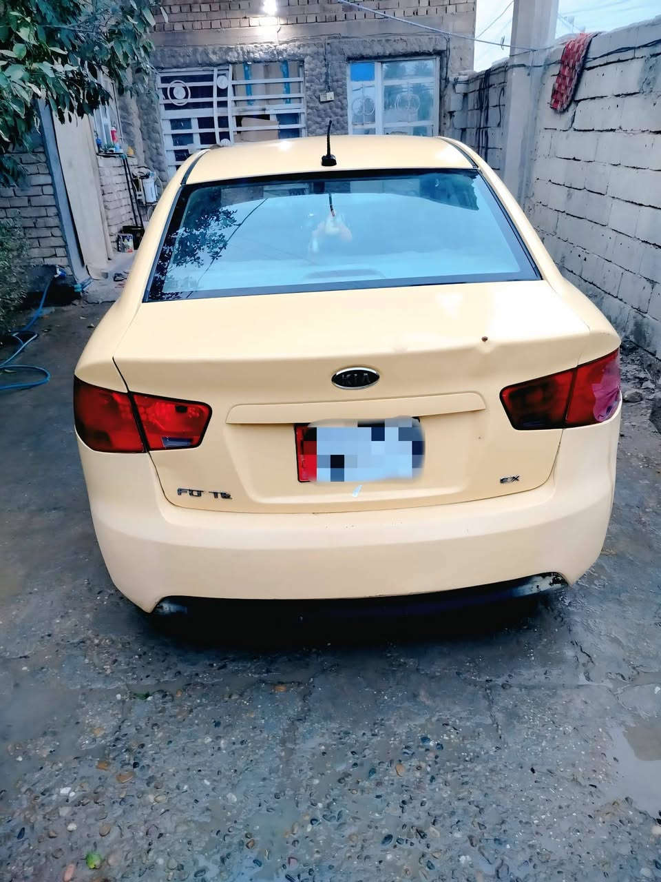 كيه فورتي
موديل 2013
مكينه 2000 لا تبخير ولا تنقيص جاهزه من كلشي 
السعر 84 بيه مجال للشراي 
للستفسار الرقم ***********
