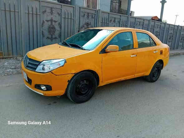 من رخصة الادمن المحترم جيلي موديل 2013. سياره جاهزه منكلشي محركه وكير مكفولات تخم تاير تبريد نقص غاز مصفر هيه وغرامات بسمي سنويه مجدده 27  امداور نفس الوقت سياره كبل لشارع سعرهه  29 بيهه مجال للشراي عنوان بغداد حي شهداء البياع قرب اسواق جدو هاتف بي ويت ساب ***********، بغداد
