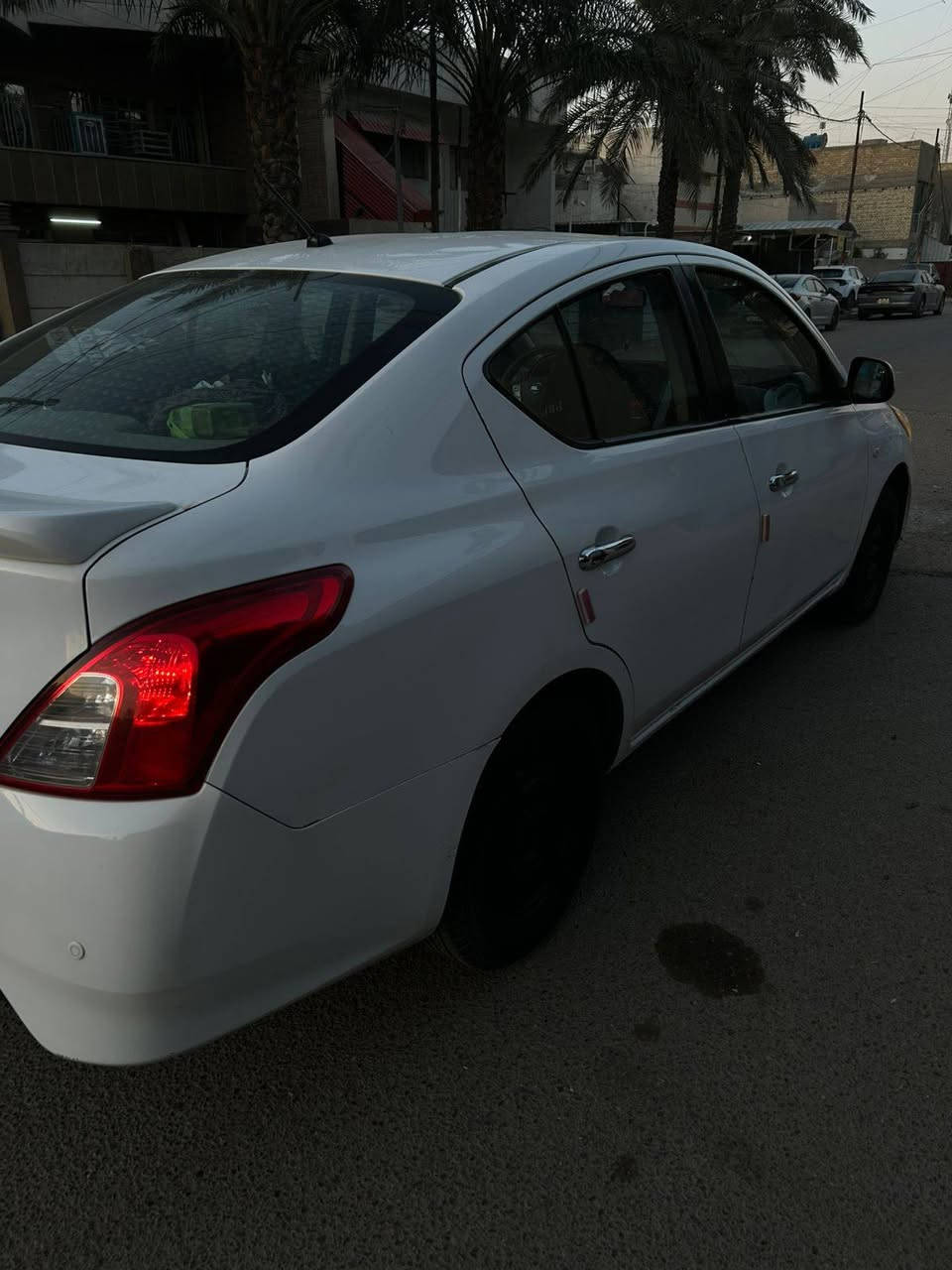 السلام عليكم سني هندي بليته زركه موديل 19 رقم اربيل مميز باسمي تحكم ستيرن مانع انزلاق حساس خلفي سبايدر بلادي سياره سياره سويجين مو واحد جاهزه صدر امامي جديد كير مكينه خير من الله تبريد تدفئه تخم تاير وهاي السياره كدام عينك وترايك لاربيل  بيها نواقص بصيطه جدا
 رايدها ٩٥
رقمي ***********
مكاني بغداد الدوره
