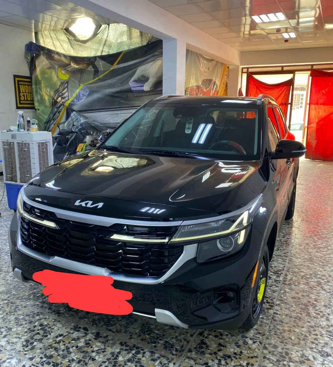 EX
كيا سيلتوس ٢٠٢٤
فول مواصفات 
*مكينه ٢٠٠٠ دوش المرغوب 
*السياره  فور ويل 
*شحن وايرلس 
* تبريد قطعتين 
*بصمه تشغيل عن بعد
* كشنات كهرباء 
*تدفئة بالكشنات 
* فتحه  
*داخل اسود جلد ومخمل 
*شاشه تدعم ابل وكار بلي و كبيره متصله 
*٣ رادارات
* تحديد مسار
*توقف ذاتي 
*نقطه عمياء
*اطفاء ذاتي 
*كاميرا دواره
الضرر  صبغ بابين السايق والي وراء فقط صبغ السياره مكفوله من التبديل 
سعر 180 ورقه 
مكان السياره - كربلاء
رقم.. كربلاء 
***********
