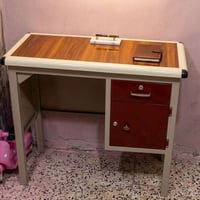 ميز حديد • مكتبي • دراسي`,`نظيف جدًا`,`الدورة شارع ٦٠