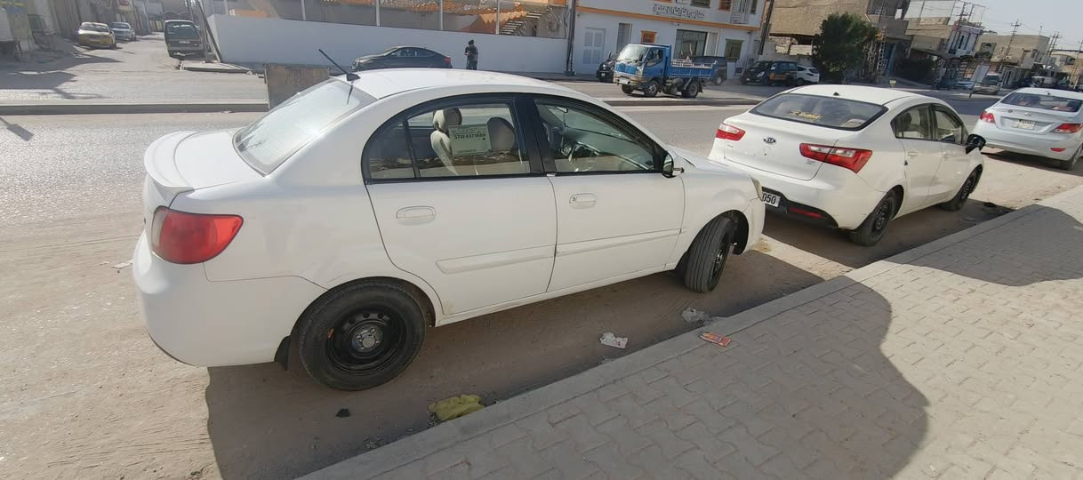 كيا ريو خصوصي موديل  12 رقم نجف دولي مكينه 600
كير مكينه تبريد حدداديه تاير كهربائيات كلها على الشرط
كامره شاسه حساس 
 حادثها خلف الدعاميه الخلفيه قطعتين صبغ جاملغ خلفي وباب السايق 
السعر 83 وبيها مجال
 مكانها نجف  ***********
