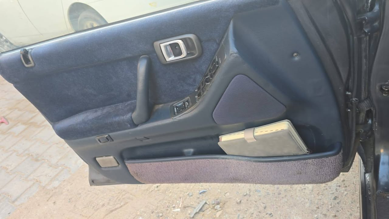 سلام عليكم اخوتي ارنب ايسر ابلادالسياره حلوه وجهزه من كل تفاصيل مكينهوكير جددوحداديه وتبريد كله مكفول  وتخم تاير جديد ورقم بغداد بسمي  مكان بغداد الكراده *********** سعر65
