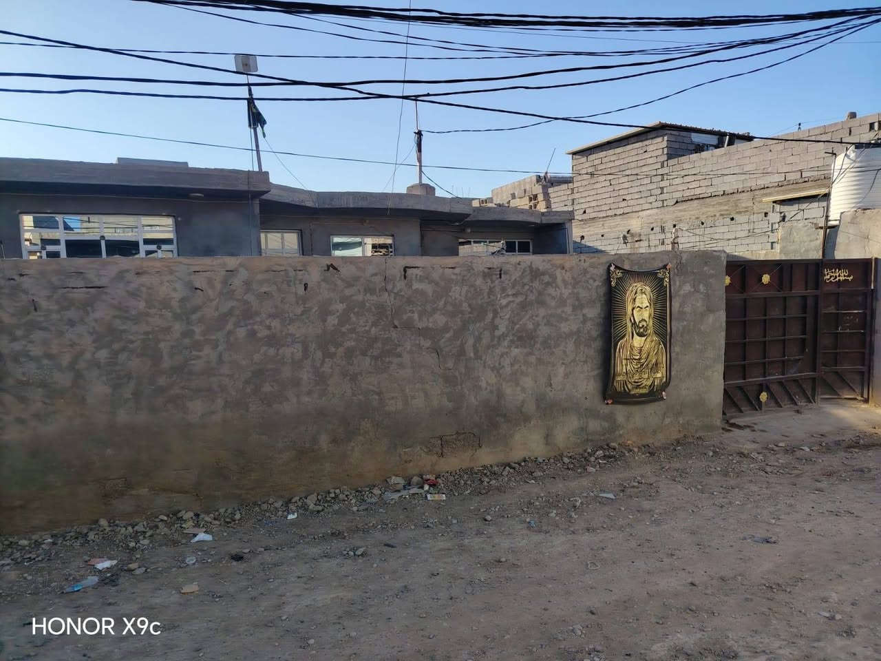 دار للبيع 250 متر زراعي سند 25 حي الزهراء حي شمر السعر 55 الاتصال على الرقم ***********
