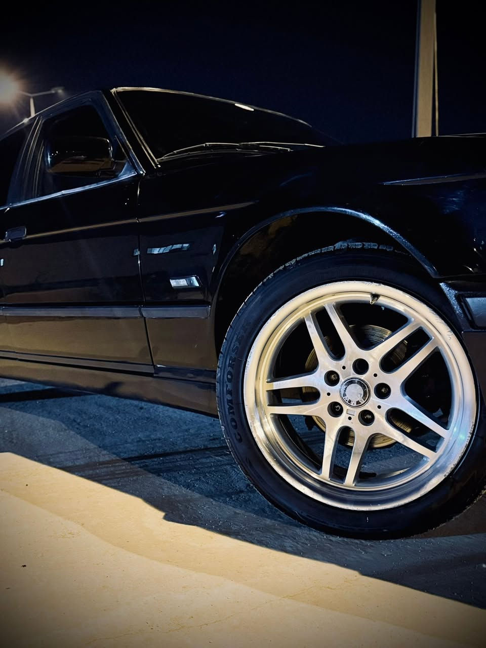 اخوتي الطيبين السلام عليكم 
سيارة bmw 525i اصل وفصل بليتة وسنوية 
- محرك 25 مسكر تك فانوس اصل
- كير اوتوماتيك
- موديل 1992
- فتحة سقف 
- صبغة جديده 
- داخل جلد اسود كشنات كارتير وصاج الغرفه كلش حلوه ونضافة 95٪
- منضومة تبريد جديدة 
- كت ام دعاميات ودوس 
- عليها سستم سماعات بدون دمام من مركز تيزاب 
- ويل كب ام 18 توسايز 
- سيارة كامله مابيها اي نقص 
- حدادية اماميه جديدة 100٪ 
- حدادية خلفيه 80٪ 
- زنون شمسي جديد
-رقم بغداد مداور ثاني يوم 
يعني السيارة مابيها نواقص ترايك وين ماتريد 
موقعي بابل حله مركز 
0781287898

السعر 77 بي مجال


**إذا كنت صاحب هذا الإعلان وتريد حذفه لأي سبب، رجاءا أرسل رسالة إلى الدعم الفني**