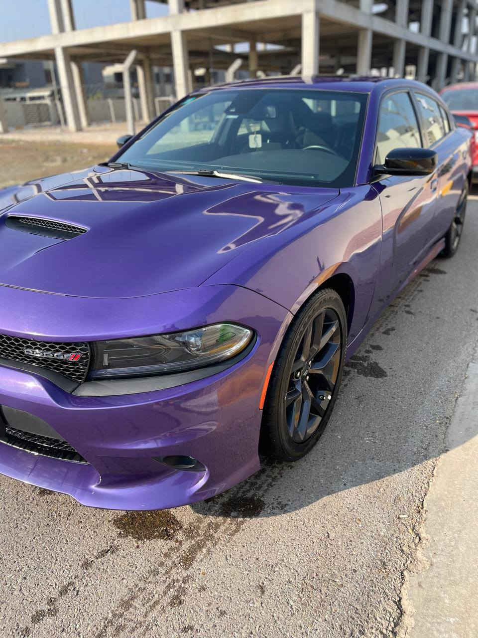 السلام عليكم
جارجر موديل 2023 GT 
سياره ستخدام شخصي جديده 
 حادثهه بجم 
صبغ دعاميه وبنيد 
وتبديل بوب جهه السايق واجلغ امامي ايسر 
والجاملغ الايمن بيه بارد 

رقم بغداد 

مكاني بغداد 
***********
