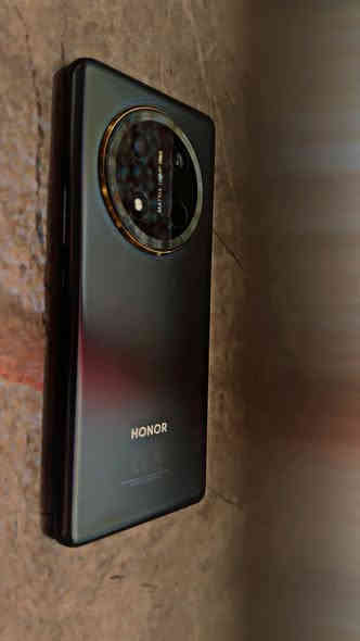 السلام عليكم ‏تلفون HONOR X9c
‏أخو الجديد  كامل ملحقات  
‏ ذاكرة 256 
‏سعره 300 قفل  عنوان السيدية 
***********
