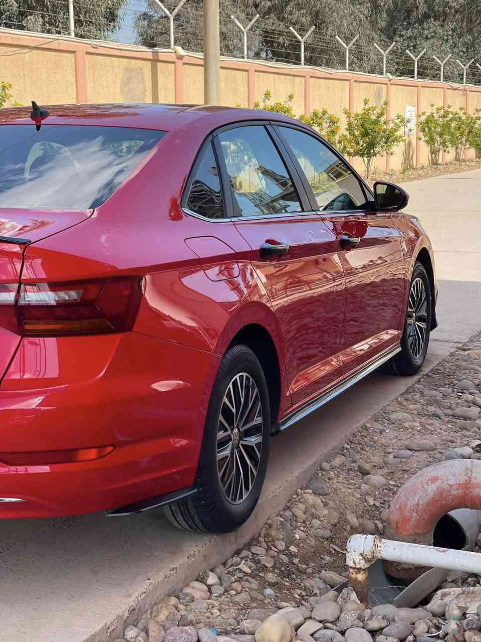 السلام عليكم
للبيع فولكس واجن جيتا 1.4 TSI  
2019
محرك 1400 تيربو 🚀 مابيها اي نقص 

✅  جيتا S 
✅ محرك 1400 TSI تيربو (اقتصادي وسريع)
✅ رادار امامي 
✅ مقاعد قماش
✅ هناد بريك دگنه 
✅ شاشة معلومات وترفيه
✅ كاميرا خلفية
✅ عرض المعلومات على الزجاج الأمامي (HUD)
✅ نظام تشغيل بالبصمة (Start/Stop)
✅ مراقبة النقطة العمياء
✅ نظام التحكم على المنحدرات
✅ نظام فرملة الطوارئ
✅ مستشعرات وقوف
✅ مصابيح LED خلفيه
✅ مصابيح زينون أمامية
✅ أبل كاربلاي (Apple CarPlay)
✅ 8 وسائد هوائية
✅ صندوق كهربائ 
 السعر 128 انسب سعر بالسوك 
للاستفسار 

***********
