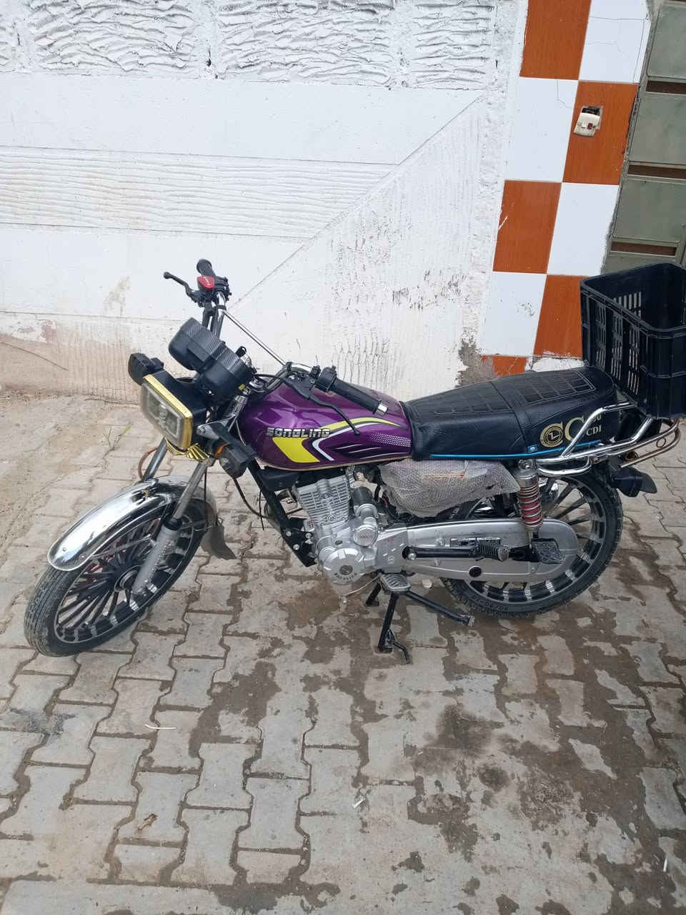 السلام عليكم دراجه سونك 25 شاشه فيديو دراجه وضع لشركه سويجين وبصمه مناقصه اي شي  كفالة عامه السعر 750 بي مجال الطيبين رقم الهاتف *********** مكان جسر خرنابات بعقوبة
