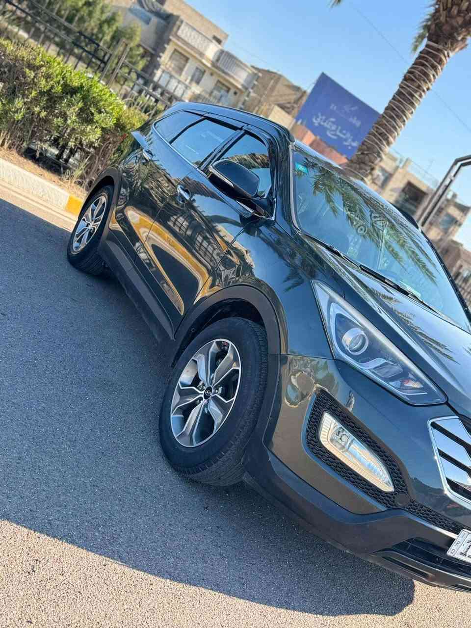 ماشيه 85 ألف بلادي
محرك 6.سلندر وارد أمريكي 
ضربتها بنيد وجاملغ 
كما مبين في السونار 
تلاث قطع تبريد
كشنات كهرباء مع تدفئ
استيرن تدفئ
تخم تاير جديد
مكان السياره ب البياع
سعرها 135 وبيها مجال
***********
