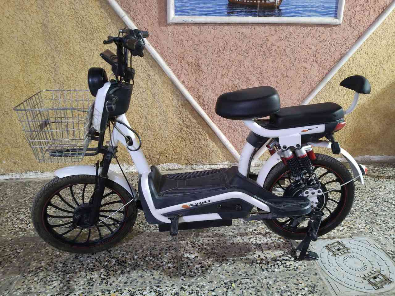 السلام عليكم دراجة شحن نظيفة للبيع العنوان بغداد حي اور تواصل واتساب ***********
