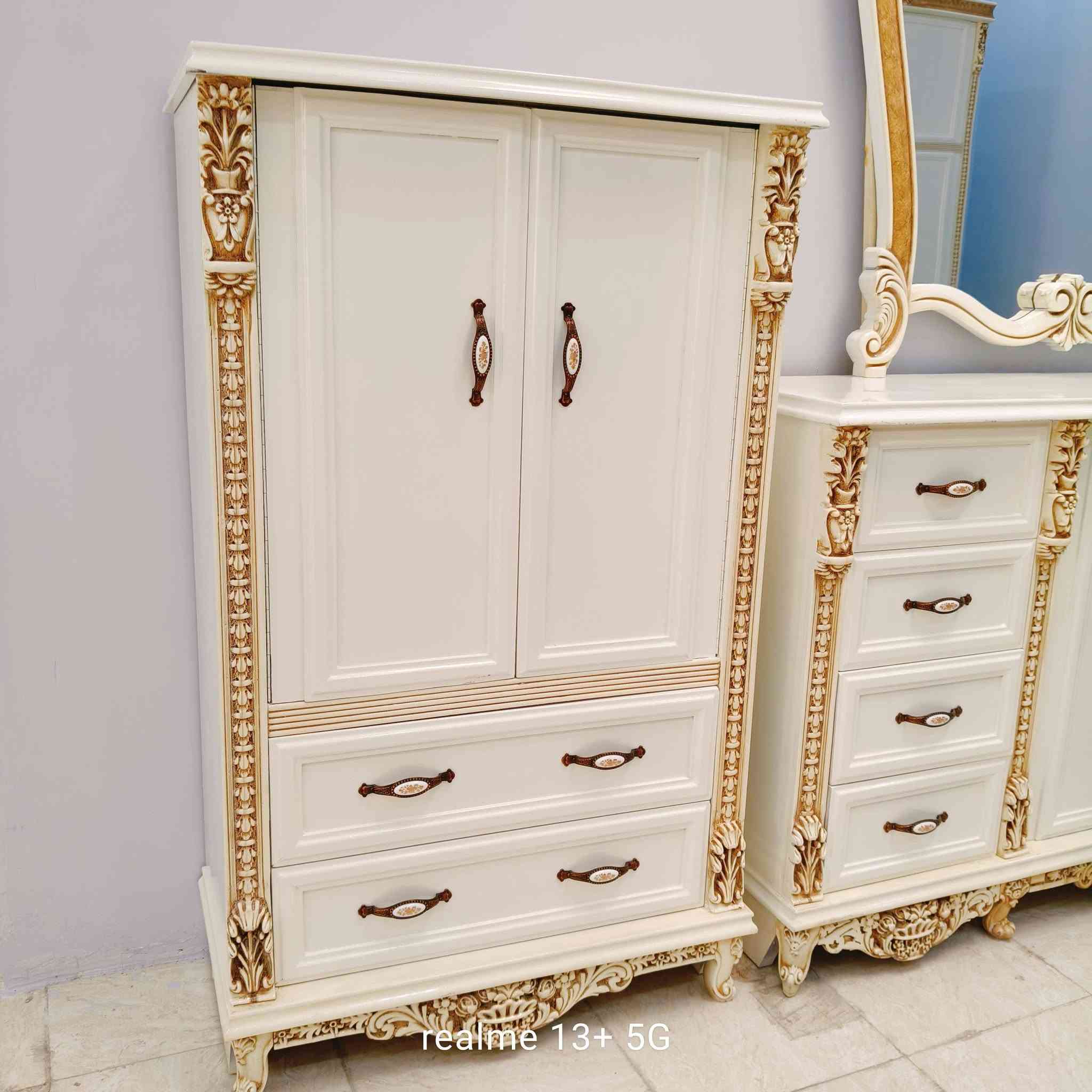 السلام عليكم زبائن شركه الاكبر لبيع الاثاث وغرف النوم العراقيه بتصاميم تركي ومصري وايطالي جهز وتوفر عندنا موديل للهرم شدوا نقل مجاني الى جميع محافظات العراق خلال 24 ساعه عنواننا سبعه بكار سوق السمكه مقابل حيدر الدهلك تفتح الشركه الساعه 10:00 صباحا الى الساعه 9:00 مساء رقم المبيعات ***********
***********
او المراسله عبر الواتساب وشكرا
