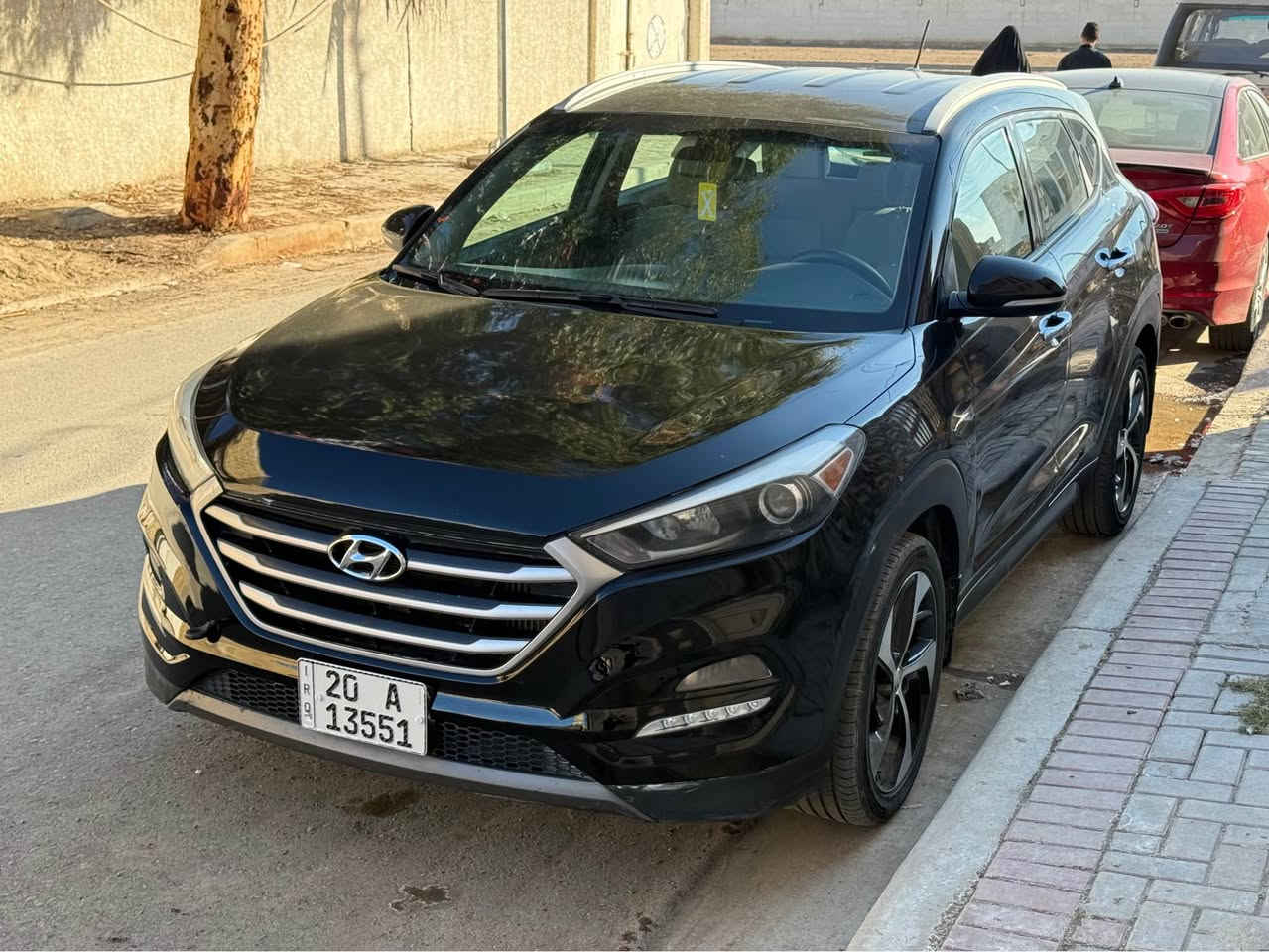 توسان 2016 
وارد امريكي بدون حادث تخريب فقط بنيد بدون ايرباك 
نص فول بصمه كشن كهرباء شاشه كامره صندوك كهرباء 
محرك1600 تيربو كير 7 نمر ماشيه 91 الف فقط 
للبيع السعر 128 ورقه 
مكاني بغداد 
رقمه ديالى بسمي *********** الفارس, صلاح الدين
