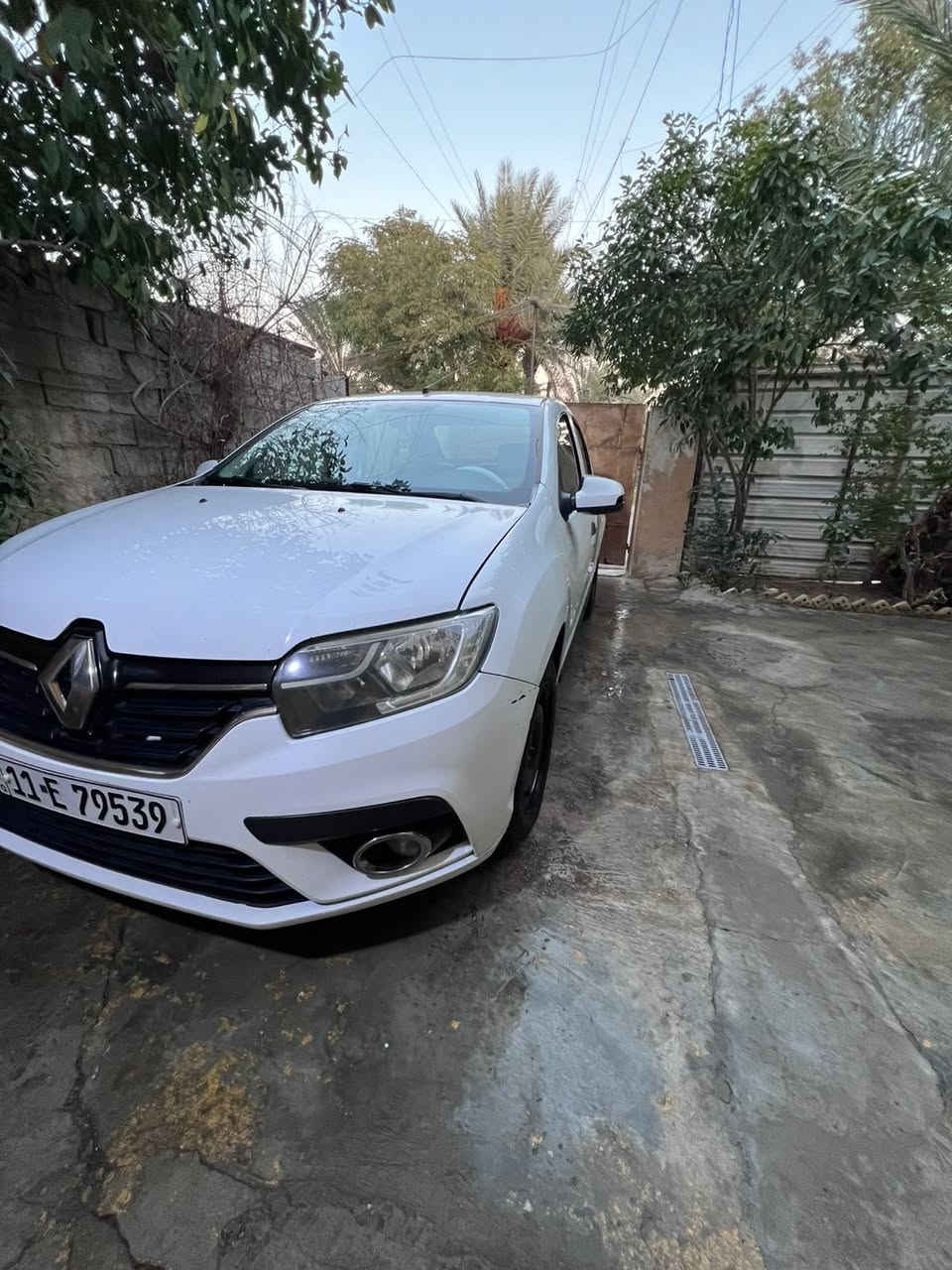 السلام عليكم رينو سنبل بغداد رقم الجديد بسمي تحويل مباشر مكفولة من الصبغ والضربة السيارة جاهزة تخم تاير السعر 80مكاني بغداد الشعلة متواجد على هذا الرقم ***********
