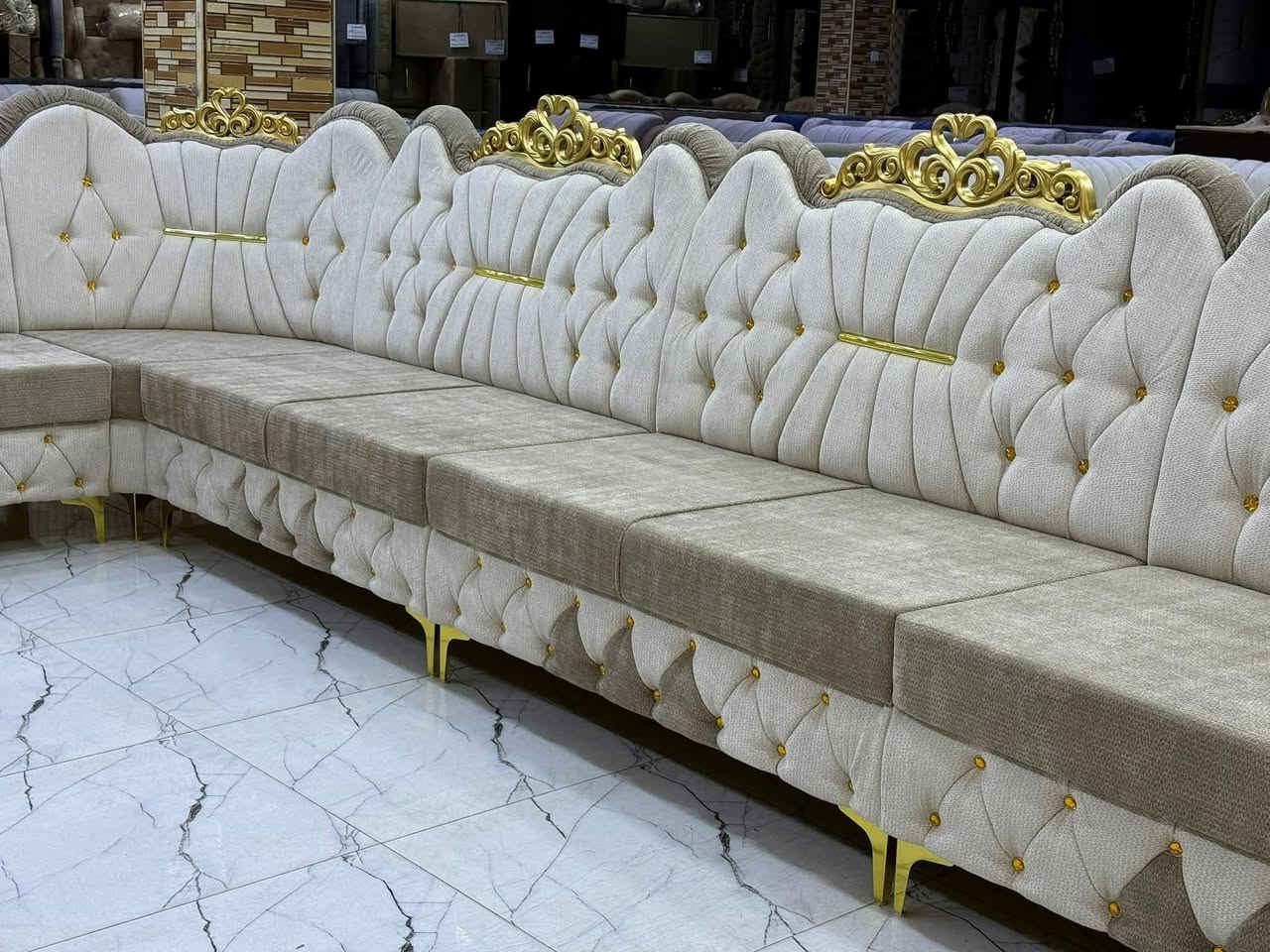 متوفر ديوانات شغل موصل جيد جدآ الخشب والاسفنج نوعية ممتازة. . . الاسعار ايظآ مناسبة جداً الشراي يتفظل خاص ويدلل... القياسات 7ونص


**إذا كنت صاحب هذا الإعلان وتريد حذفه لأي سبب، رجاءا أرسل رسالة إلى الدعم الفني**