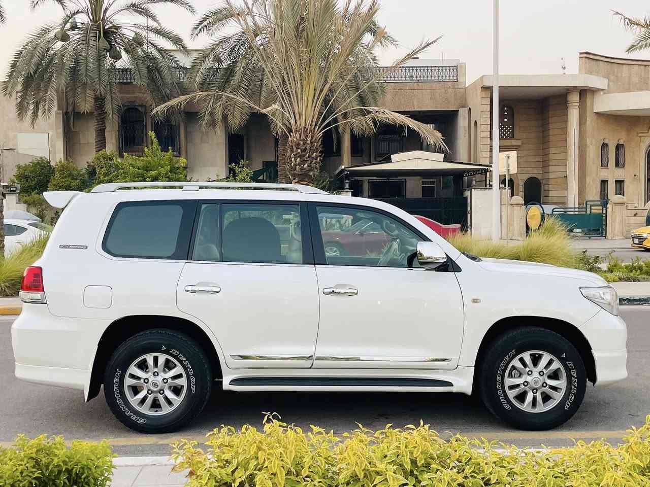 السلام عليكم 
من رخصة الادمن المحترم تويوتا لاندكروزر ٢٠٠٩ بريم سعودي 
رقم بغداد الدولي بإسمي ماشيه ١١٠ الف حقيقي .
داخل بيجي - جلد اصلي - ديڤيدي بالقماره .
فول مواصفات - تبريد ٣ قطع ثلج ❄️ - مري كهرباء.
منظومة زنون كامله - شاشه اندرويد - كامره .
محرك - كير - صدر ممتاز ترايها جدا ناعم - تخم تاير اصلي.
سيارة مال بيت مقفوله من الضربه والصبغ ( عدا شي قليل بالجاملغ الامامي اثر شخط بسيط ) . 
السعر ( 31,000) بيها مجال حك الجيه . 
مكان السيارة بغداد - اليرموك - *********** غير متواجد على الفيس .
