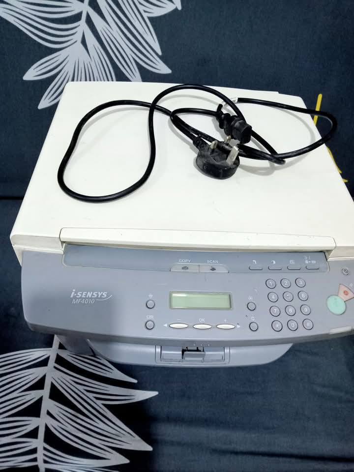 جهاز كانون استنساخ وطابعة وسكنر حجمه 4010 منشأ كوري اصلي وقوية ومتينة سعر كاتردج الحبر 8 الف يعطيك 2000 ورقة ويمكن إعادة تعبئته ب3 الف دينار سعر الجهاز 175 الف للاستفسار واتساب  ***********
