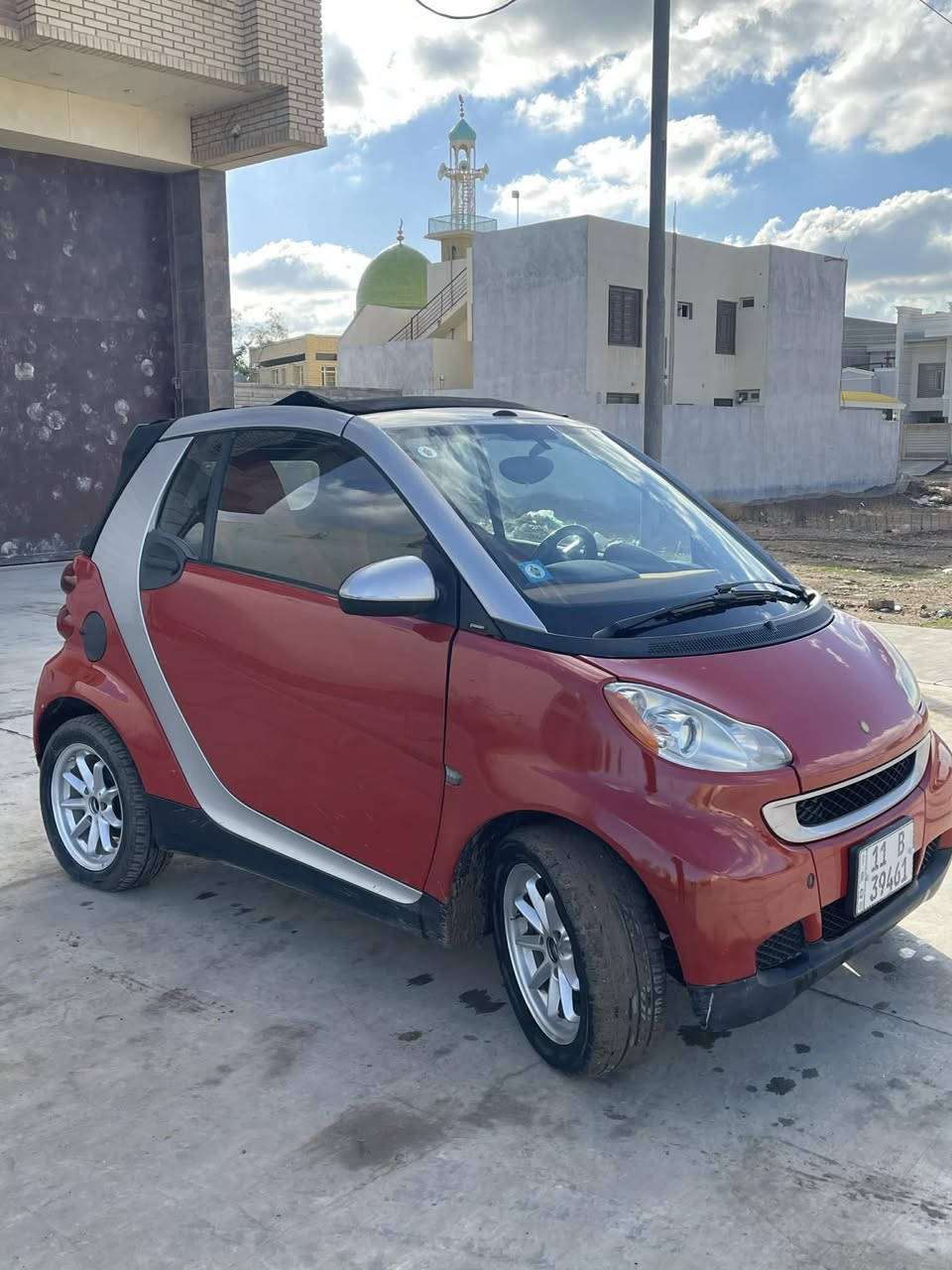 سلام عليكم 
(بيع فقط )
مرسيدس سمارت 2008. رقم بغداد دولي سنويه هزه رقم جديد تحويل مباشر. لون مميز كشف  محرك شرط كير أوتوماتيك شرط  غرفه لون احمر 
صدر تخم تاير ويل كب جديد كهربائيات كلها شغاله. سنتر لوك 
سياره حلوه ومرتبه وجاهزه 
مكاني سامراء السعر 47 بيها مجال بسيط للشراي 
***********
