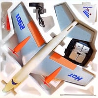 طياره نوع بوينج ٧٤٧ rc  ماستعملته طك كارتون مع كافه محلقاته       بطار...