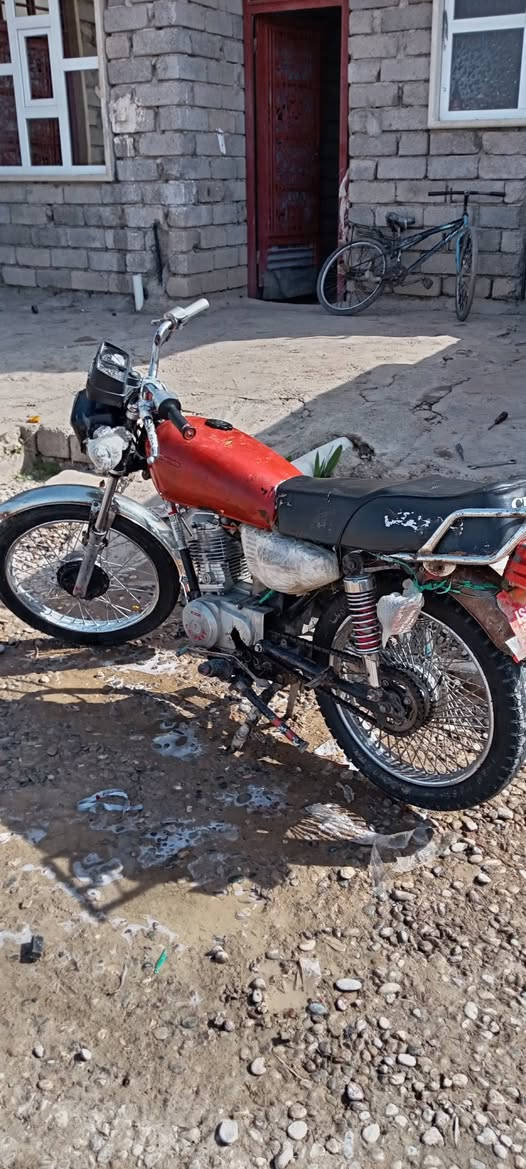 السلام عليكم مطار بارت باب اول موتور شادو عينه جديده عنوان ناحيه الشورى السعر 200  هذا رقمي 2018 ***********
