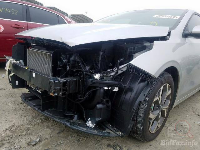 سلام عليكم البيع كيا فورتي موديل 19 ماشيه 78 ألف
كير  محرك مكفول سيار ليبل واحد وبدون ايرباك  وبيها سونار صور الحادث موجودة 

موصفات عادية 

تحكم ستيرن كامره توقف ذاتي مثبت سرعة 

رقم بغداد بسمي تحويل ثاني 

مكان سيار بغداد 

***********
