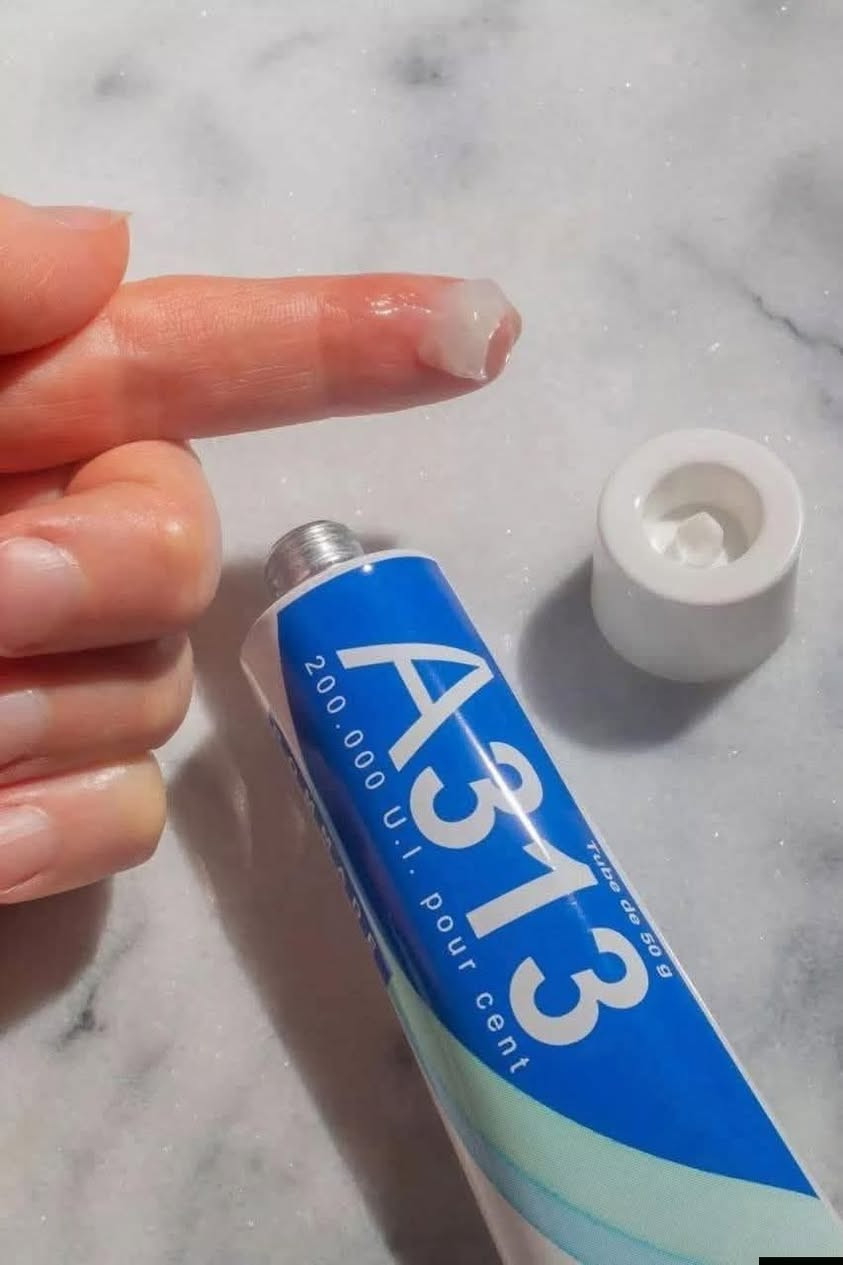 يوصي بيه أطباء الجلد لعلاج:
✅ التجاعيد والخطوط الدقيقة
✅ التصبغات والكلف
✅ آثار الشمس
✅ حب الشباب
✅ تهيّج وإجهاد البشرة
💎 شنو فايدته؟
🔹 يحفّز إنتاج الكولاجين
🔹 يسرّع تجديد خلايا الجلد
🔹 ينظّف المسامات ويقلل حجمها
🔹 يخلي البشرة صافية، مشدودة ولمعتها صحية ✨
💥 النتيجة؟نضارة فورية ✨بشرة ناعمة ومشرقة وجه يلمع بدون حقن، بدون فلتر 😍
📍 ملاحظة مهمة:
❌ ممنوع استخدامه للحامل أو المرضعZoro Zoro


**إذا كنت صاحب هذا الإعلان وتريد حذفه لأي سبب، رجاءا أرسل رسالة إلى الدعم الفني**