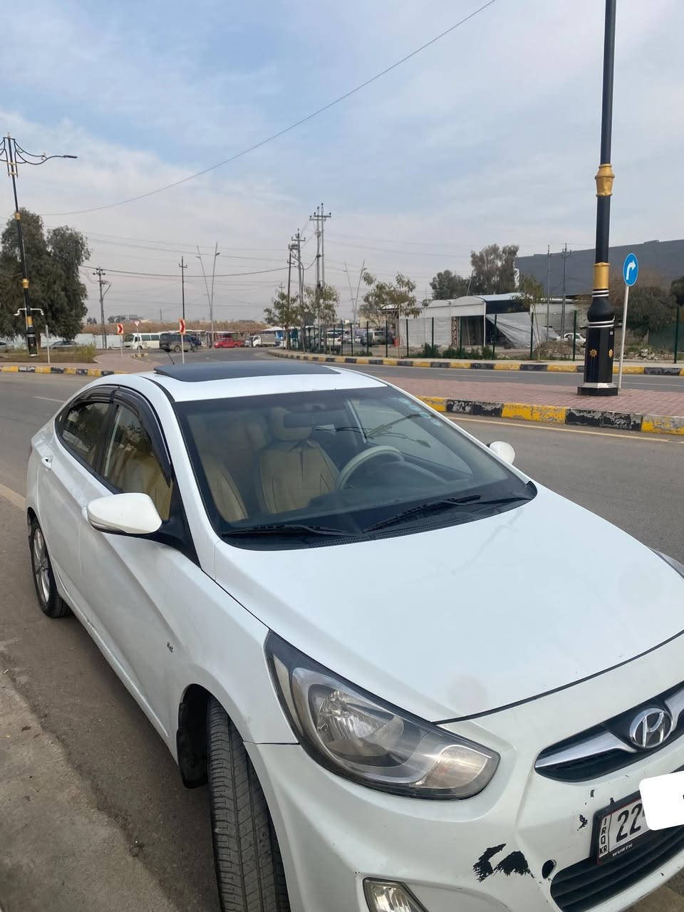 اكسنت خليجي 2013  لون ابيض 
صبغ بس جاملغ الخلفي وبيها شبرين بارد بالباب
 السونار مرفق مع صور 
محرك مفتوح جديد 16 دوش المرغوب 
شرط بدون صرف ونفخ 
تحكم ستيرن مع شاشة وكامرة خلفية 
فتحت سقف 
نضام توفير الوقود ECO
ABS بريك
5 ويلكب 
 كابون بانزين 
رقم اربيل باسمي 
عنوان موصل الايسر 
مامتواجد عل فيس اتصل عل رقم *********** واتساب
