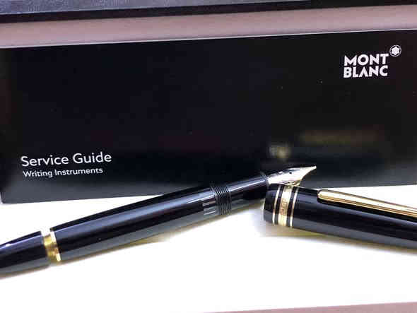 قلم مونت بلانك (Montblanc) 
ميسترستوك ١٤٦ - حبر 
ريشه ذهب خالص عيار ١٤
القلم يملّا بطريقه البستم   
الماني اصلي الحجم M 
لوك غير مستعمل 
مع العلبه الاصلية
والكرنتي والمرفقات  
للاتصال ***********
