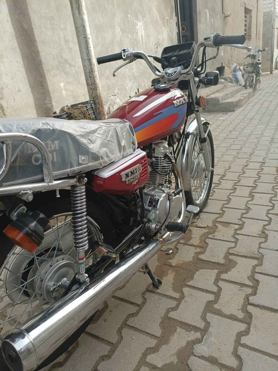 السلام عليكم 
نامه للبيع امتياز موديل 25 شبه شلامجه شاصي رفيع  دراجه نضيفه وحلوه صارله 3 اشهر من طالعه معرض مكاني كربلاء طويريج السعر خاص او اتصل ع الرقم ***********
