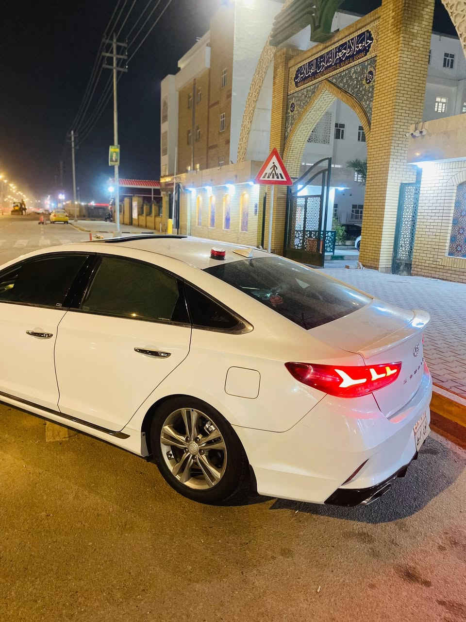 للبيع سوناتا موديل 2018 وارد امريكي 
ضرر  بنيد معدل ومصبوغ فول مواصفات 
الاخير 1/1 بصمه تشغيل فتحه سلايت 
اشاير بالمري كشن جلد كهربائي لايت 
زنون ويل كروم السياره جاهزه الاخير
مكينه كير حداده تخم تاير جديد باتري جديد تبريد تدافئه وجديده
المكان النجف السعر  143 وبيه مجال بسيط
الاستفسار***********
