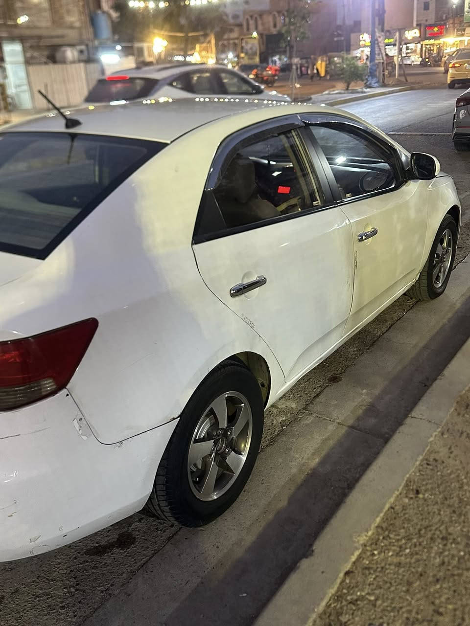 سيراتو موديل 2010 سيارة خير من الله مكينة كير مكفول تبريد كهربائيات كلها شغالة كلة جديد صدر نص عمر حادثها بل تكمة باب صدر ورة وقبق بانزين سنوية صاقطة سعرها 75 وبيها مجال بصيط رقمي *********** بي واتساب ممتواجد عل فيس
