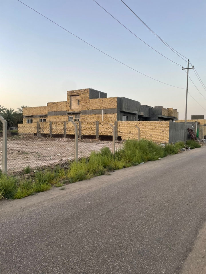 السلام عليكم
قطعه ارض طابو زراعي 
سند ٢٥ تحويل مباشر 
واجه القطعه على التبليط 
٣٠٠ متر واجه ١٢.٥ونزال٢٥
٢٥٠ متر واجه ١٠ ونزال ٢٥
كافه الخدمات 
تبليط ماء وكهرباء مولد ذهبي وقرب مدرسه الأنفال 
***********
او واتساب
