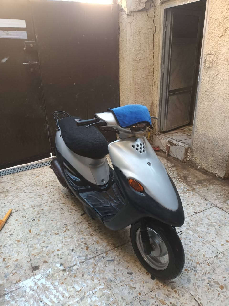 للبيع او مراوس كامله ناقصها بس باتري بيها لايت زنون 
مكان بغداد الحرية للتواصل ***********
