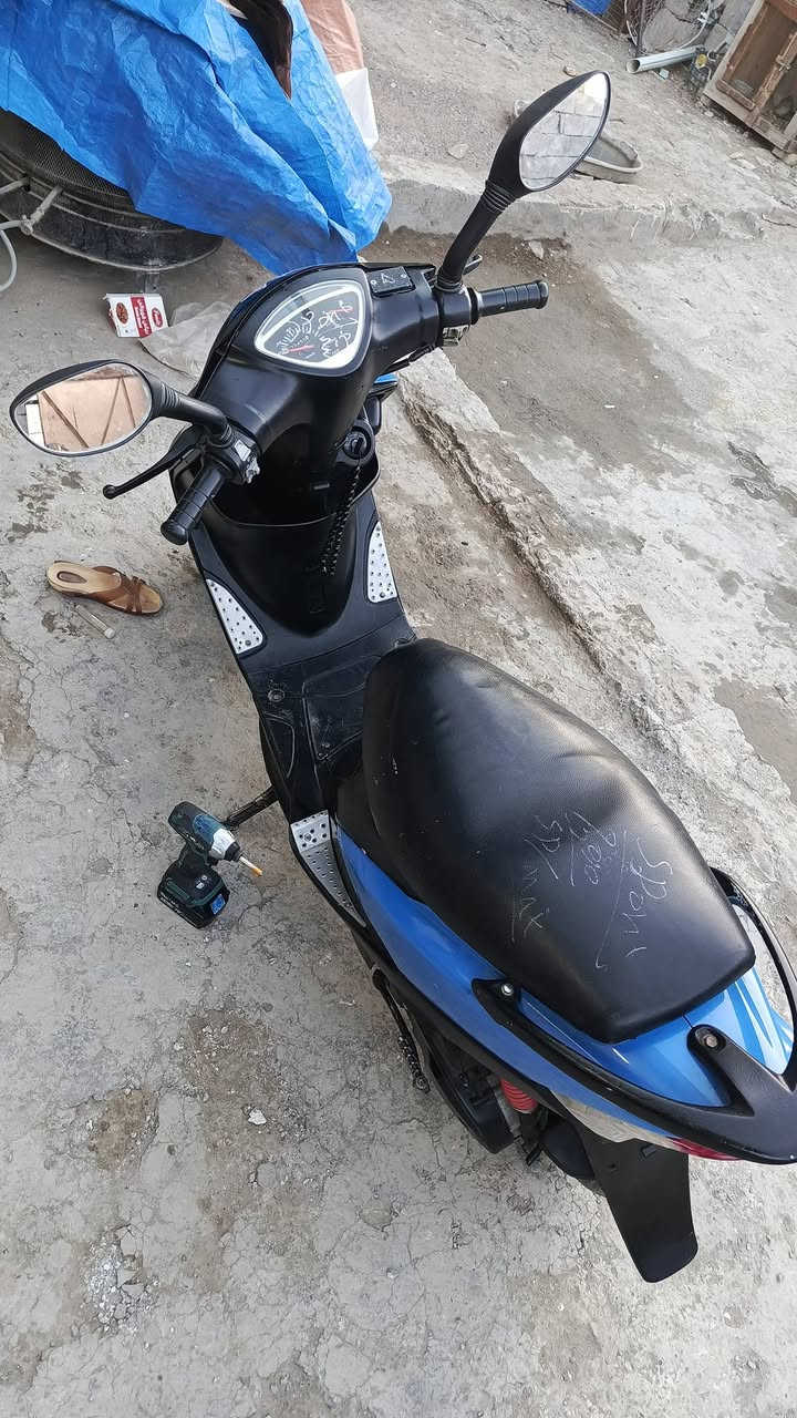 السلام عليكم دراجه ماكس عدل للبيع السعر خاص التاصل على الرقم ***********بي واتساب
