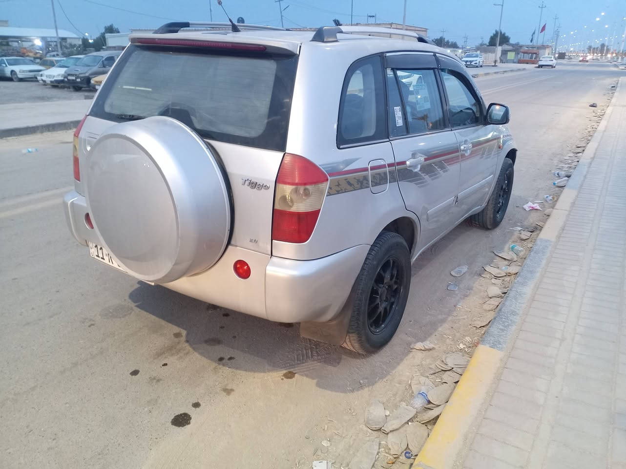 بسم الله الرحمـن الرحيـم
السلام عليكم ورحمة الله
عندي سيارة شيري تيكو للبيع
السعر 55 وبيه مجال 
موديل 2011 رقم بغداد رقم انكليزي
سنوية جديده
مكينه نظيفه كير جديد ميكانيكي
سيارة كلها على الابلاد
لا صبغ ولا ضربه تخم تاير باتري جديد وانا غير متواجد على الفيس وهذا رقمي *********** علمآ السياره موجوده في السماوه
