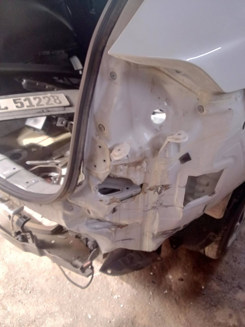 تعديل الجنطه الخلفية وتعديل البدنه الخلفية وتصليح الدعاميه الخلفية سياره كيا سبورتاج قبل وبعد الإنتهاء منها 
سمكره وفابير كلاس سيارات حديثه باادراه حيدر السمكري بغداد هاتف ***********
