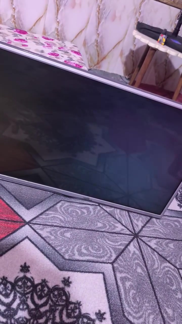 سلام عليكم بلازما LG 32 الاصليه مو تقليد شرط الالوان والدقه فول اولد و 60 اطار بالثانيه لا بيها لاگ ولا تأخير ومو سمارت الشاشه كلش نظيفه واستخدام شخصي وطول الوقت مطفيه مامحتاجها تجي تفحص وتروح وريمونت الاصلي موجود السعر 115 وبيها مجال حگ الجيه ورجاءا البياع شراي لا يراسلني وبخدمة الشراي بصره براضعيه ***********
