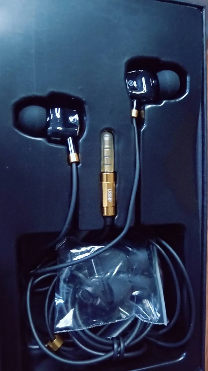 سماعة اواكس درجة اولى اتصال واضح ونقي وتصميم مريح ( 3 الاف ) متوفر اكثر من قطعة


**إذا كنت صاحب هذا الإعلان وتريد حذفه لأي سبب، رجاءا أرسل رسالة إلى الدعم الفني**