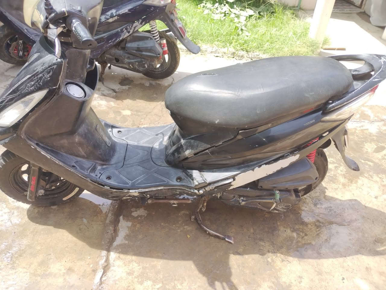 السلام عليكم دراجة سيام كوري دراجه كامله مكينه ناعمه وكهربايات كامل الدرجه عارضه ٢٣٥ وبيه مجال ***********
