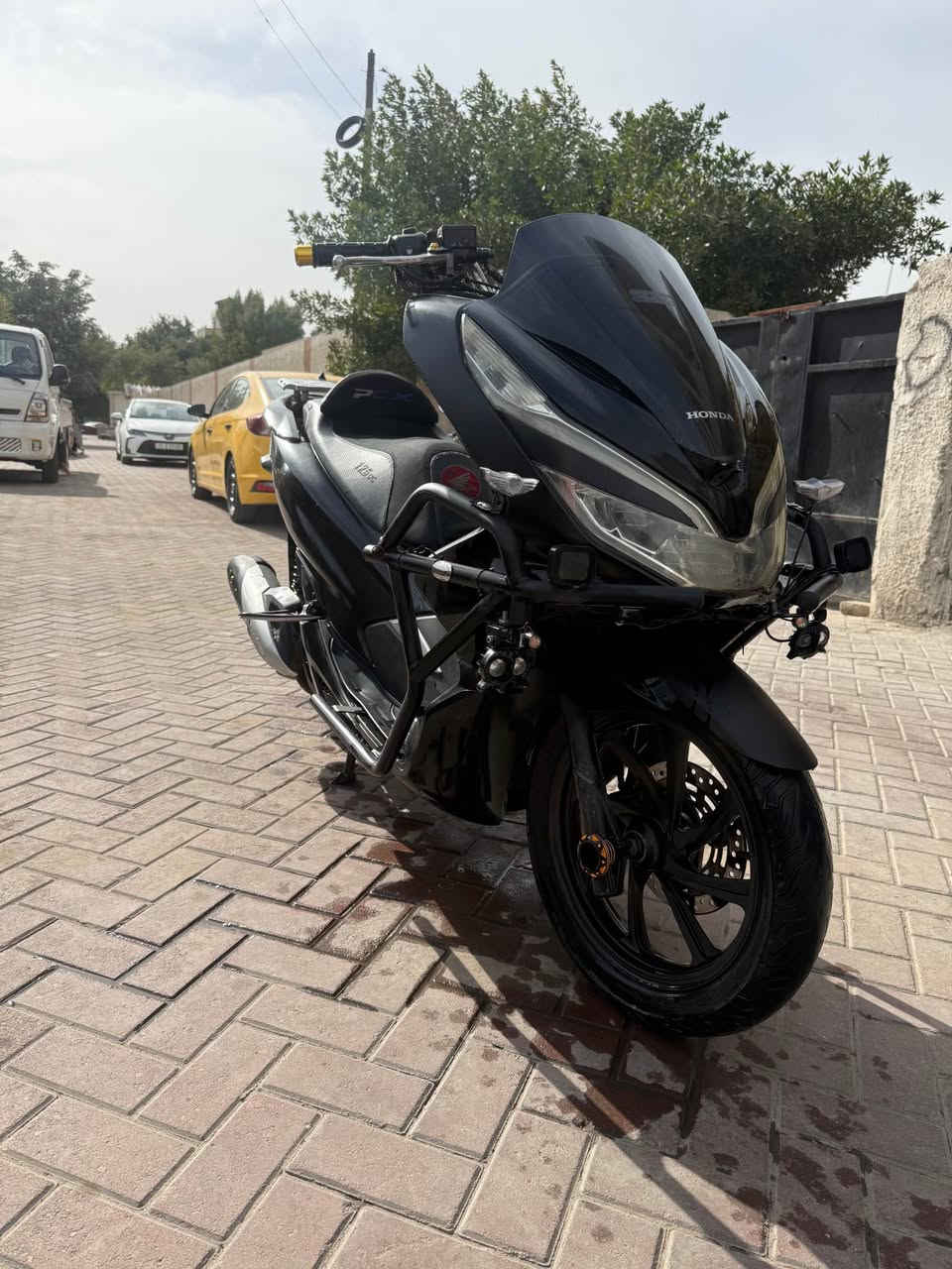 دراجه pcx جيل ثالث بصمه موديل 2018 مكفوله كفاله عامه وياهه بس بصمه وحده اوراقه فقط مكاتبه ومنفيس ماشيه 21 الف 
مكاني بغداد اعظميه *********** Colombo, Sri Lanka
