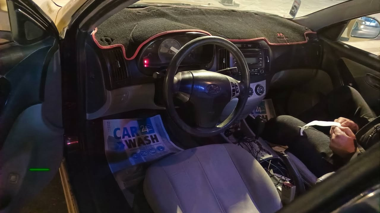 السلام عليكم النترا مقدس 2008 للبيع
السياره كلها شغاليه او نضيفه 80%  مكينه قاعده فيوزات ضفيره عبوه تبريد كلها جديد  حادثها  خلفي  سياره مرتبه او مال شغل كبل للشارع السعر 83 مكاني الشعب شارع التجار 
***********
