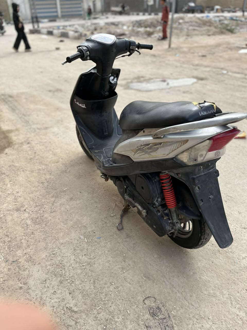 سلام عليكم ماكس عدله مفتوحه ولفات فقط بوشه ٥٥ بلاد شرط الفحص كلجات رياضي اصلي مو تجاري سعر ٦٠٠ او مراوس  مكان ناصريه مركز *********** واتس فقط
