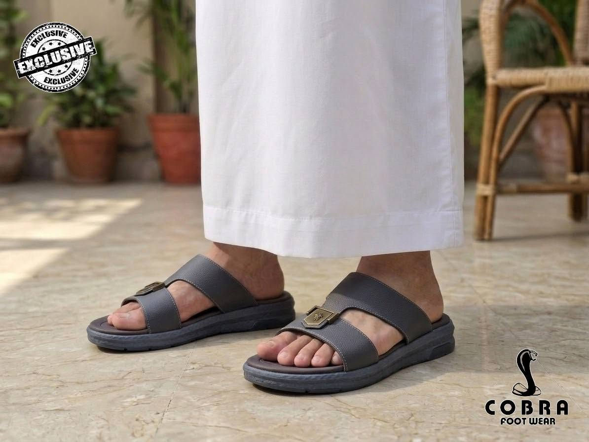 *ليس مجرد شبشب... بل تجربة راحة.*

اجعل كل خطوة تعكس ذوقك.
• تصميم خليجي أنيق وفخم.
• راحة فائقة بفضل النعل الطبي.
• خفيف الوزن لأقصى درجات الراحة.
• خامات عالية الجودة وعمر افتراضي طويل.
• تفاصيل دقيقة تمنحك مظهرًا يلفت الأنظار.
•ألوان تناسب جميع إطلالاتك.

الألوان : أسود، رصاصى، رصاصى فاتح
المقاسات  : ٤٠، ٤١، ٤٢، ٤٣، ٤٤، ٤٥

للطلب والاستفسار ابعتلنا رسالة 
#كاجوال
#موضة_رجالي
#ستايل_رجالي
#صيف2026
#عروض
#راحة_وشياكة
#صندل
#mensfashion
#casualstyle
#summerstyle
#fashion
#CobraFootWear
#شبشب_طبي #راحة_القدم #شبشب_رجالي #ميموري_فوم #كاجوال #احذية_مريحة #صيف2026 #راحة_وشياكة
#شبشب_اصبع #شبشب_رجالي #كاجوال #صيف2026 #راحة_وشياكة #احذية_رجالي #ستايل_رجالي


**إذا كنت صاحب هذا الإعلان وتريد حذفه لأي سبب، رجاءا أرسل رسالة إلى الدعم الفني**