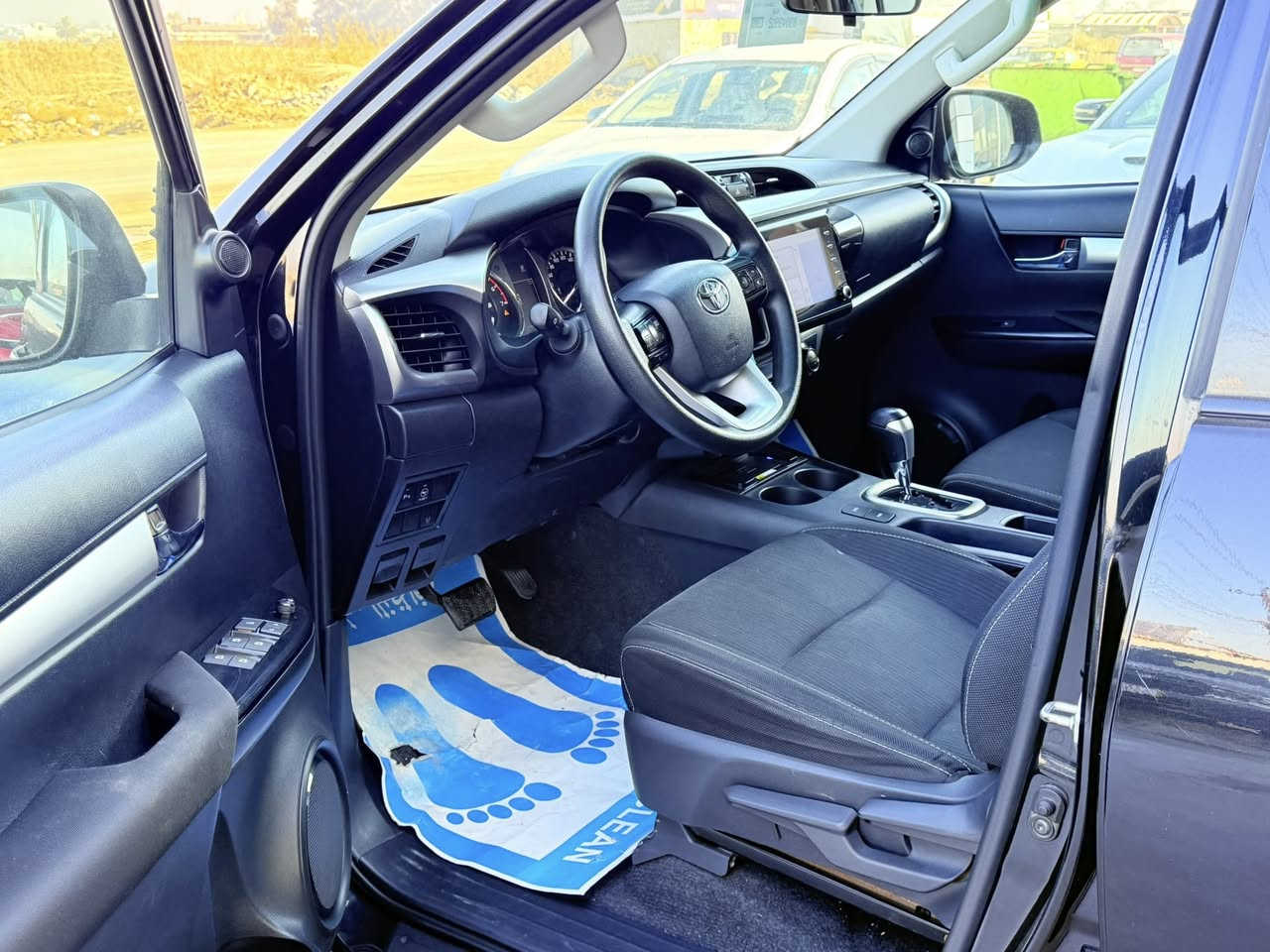 سلام عليكم للبيع
 تيوتا هايلوكس TRD
2024 
ماشي 18
 فول بريم
حساس امامي خلفي 
بصمه
كامره
بنيد جكات 
مذهب
صاج
شاحن وايرلس 
٦ سماعات
قطعتين تبريد 
باقي المواصفات معروفه 
السعر 393$ وبي شوفة
لاستفسار ***********&&***********
