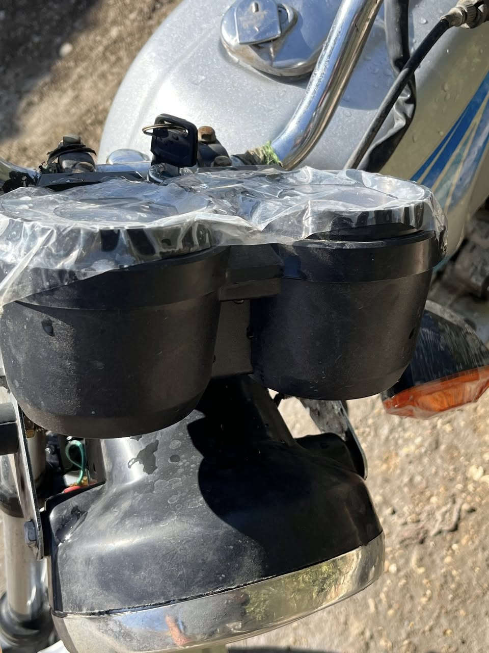 السلام عليكم دراجه دايوان عضم موديل2020محرك ما مفتوح السعر النهائي 500 اوراق خوش دراجه امانه الله مكاني محاويل /ناحيه الامام باقي تفاصيل تفضل خاص
علما دراجه كامله من كهربائية


**إذا كنت صاحب هذا الإعلان وتريد حذفه لأي سبب، رجاءا أرسل رسالة إلى الدعم الفني**