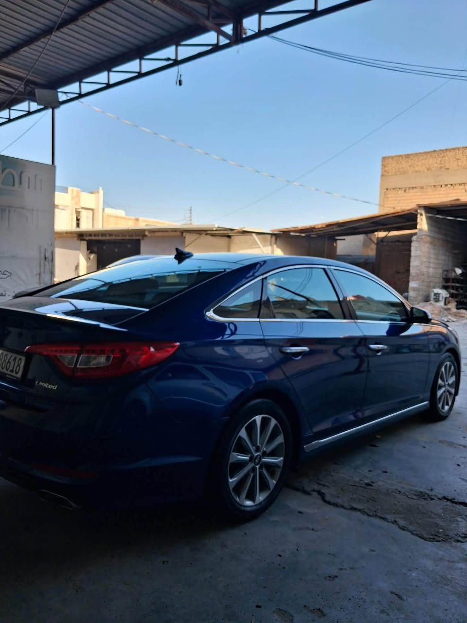 � هيونداي سوناتا لمتد 2016 🚗

📍 وارد امريكي حادثها دعامية فقط
📅 الموديل: 2016 (Limited)
📏 عدد الأميال: 92,000 
🎨 اللون: ازرق
⚙️ المحرك: 2.4 لتر – 4 سلندر

المواصفات:
✅ فل أوبشن (Limited)
✅ فتحة سقف بانورامية
✅ كاميرا خلفية
✅ حساسات أمامية وخلفية
✅ مقاعد جلد
✅ تدفئة وتبريد للمقاعد الأمامية
✅ تشغيل بصمة 
✅ شاشة لمس
✅ مثبت سرعة
✅ مراقبة النقطة العمياء
✅ تنبيه الخروج عن المسار
✅ إضاءة LED / زينون
✅ مكيف ثنائي التحكم 
✅تايرات جدد
✅صدر جديد 
✅محرك و كير على وضع الشركة

السيارة بحالة ممتازة وجاهزة للاستخدام ما ناقصها اي شي.

للاستفسار التواصل على الرقم: 

*********** المحمودية, بابل
