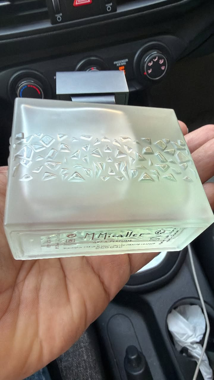 عطرين اصليات ١٠٠% للبيع أو مراوس


**إذا كنت صاحب هذا الإعلان وتريد حذفه لأي سبب، رجاءا أرسل رسالة إلى الدعم الفني**