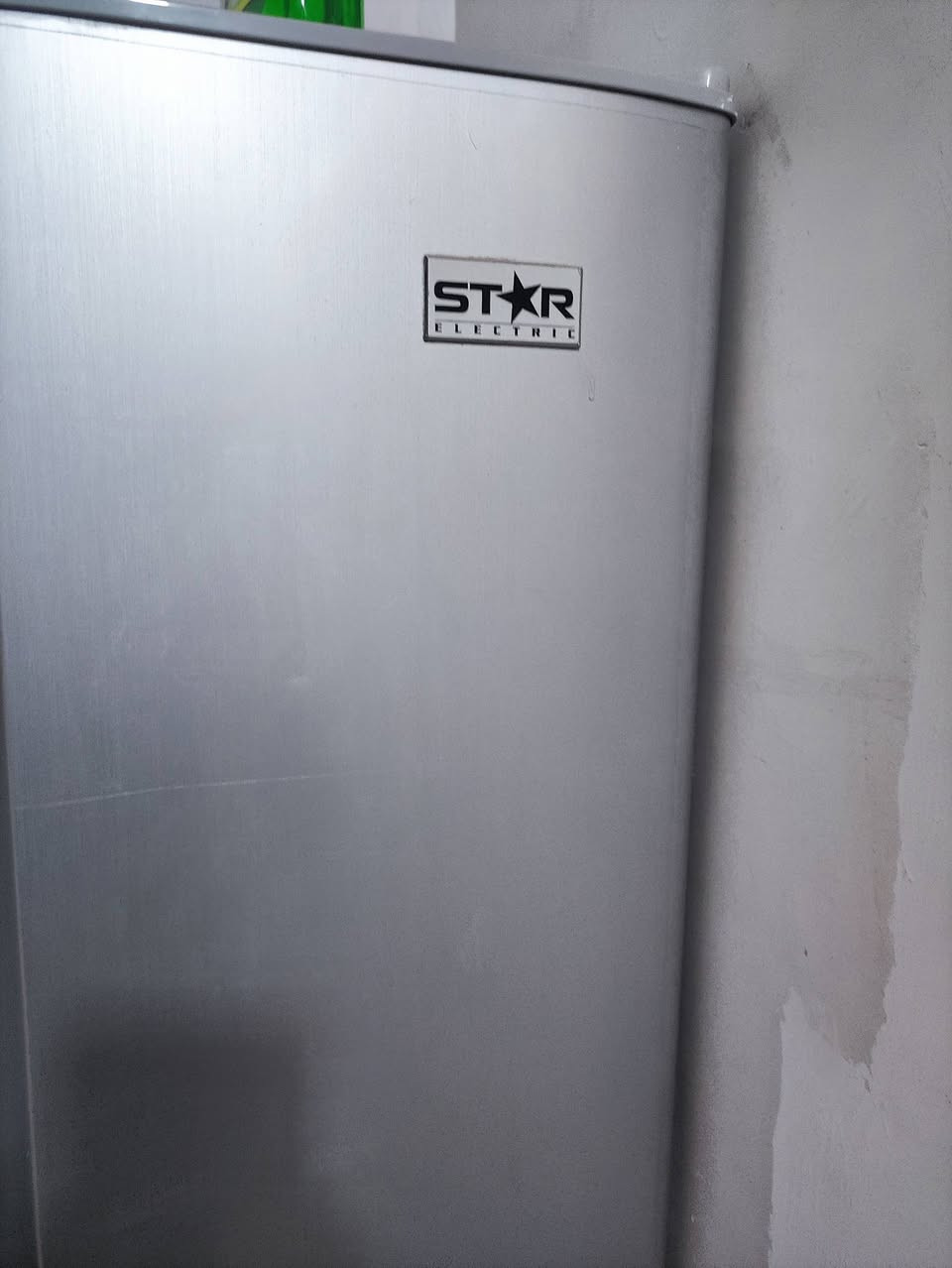 ثلاجه ام اربعه بيبان نضيفه كلاش شغاله تجميد فول البيع مكان كربلاء حي العامل ب600وبي مجال ***********
